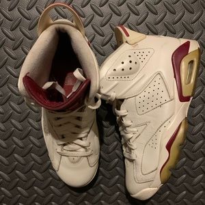 Jordan 6 maroon